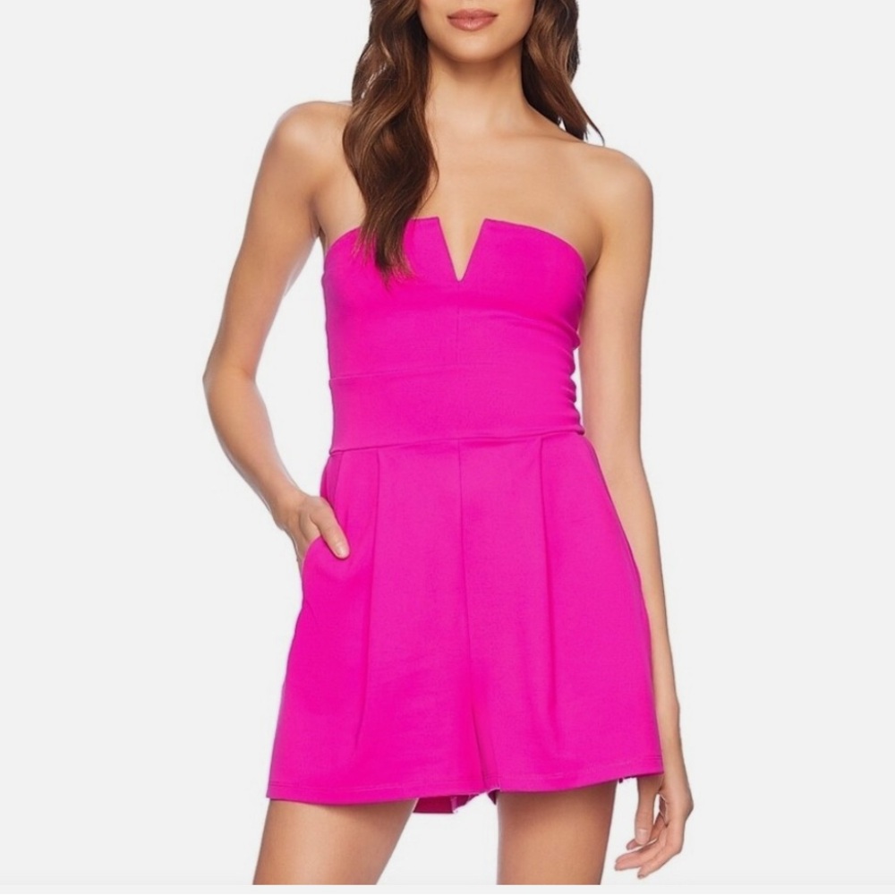 Pre-Own 🩷Susana Monaco Pink V Wire Romper!!